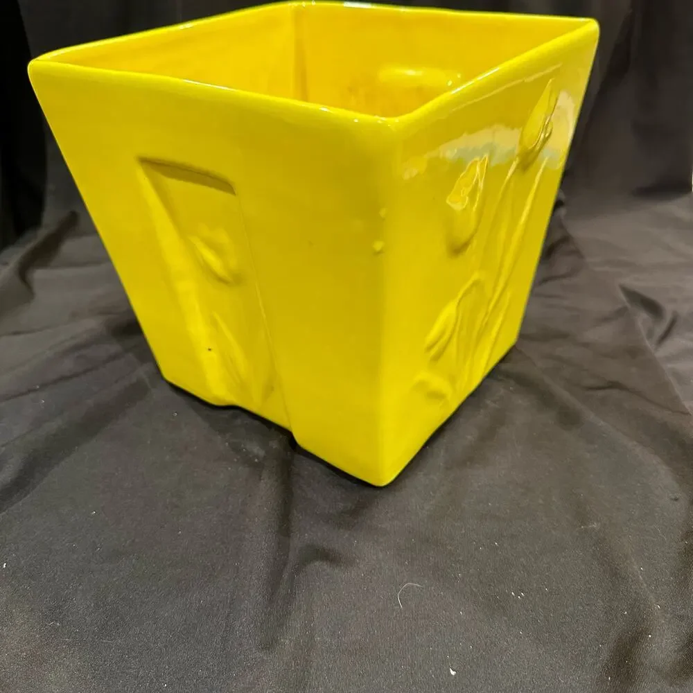 Vtg Mid Century Madeline Originals California Yellow Tulip Planter w/ Sticker